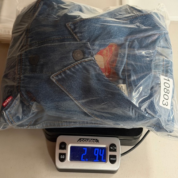 Levis Trucker Jacket Mens XL Blue Denim AAPI Night 2024 Thuy 72334-0130 NWT - Picture 15 of 15